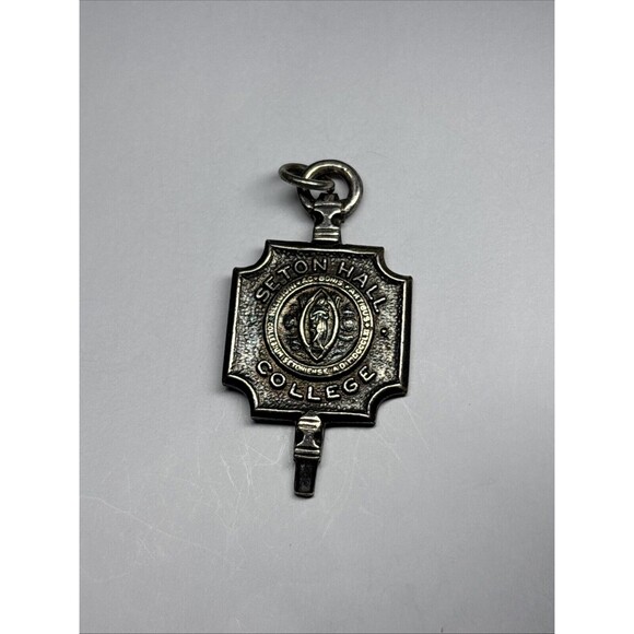 Vintage Seton Hall College 1/10 10k GF CHARM Bracelet Pendant NCAA School - Picture 1 of 5